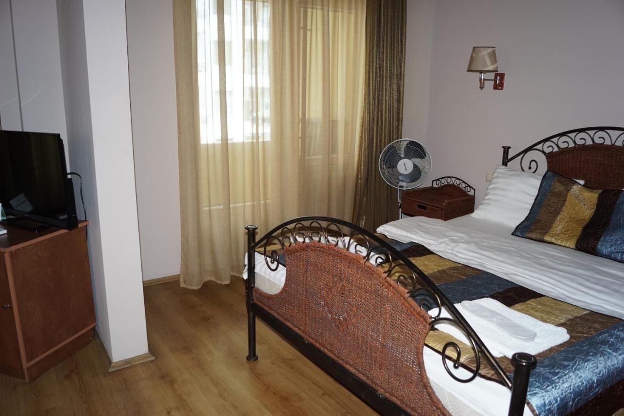 Iar Hotel Батумі Екстер'єр фото