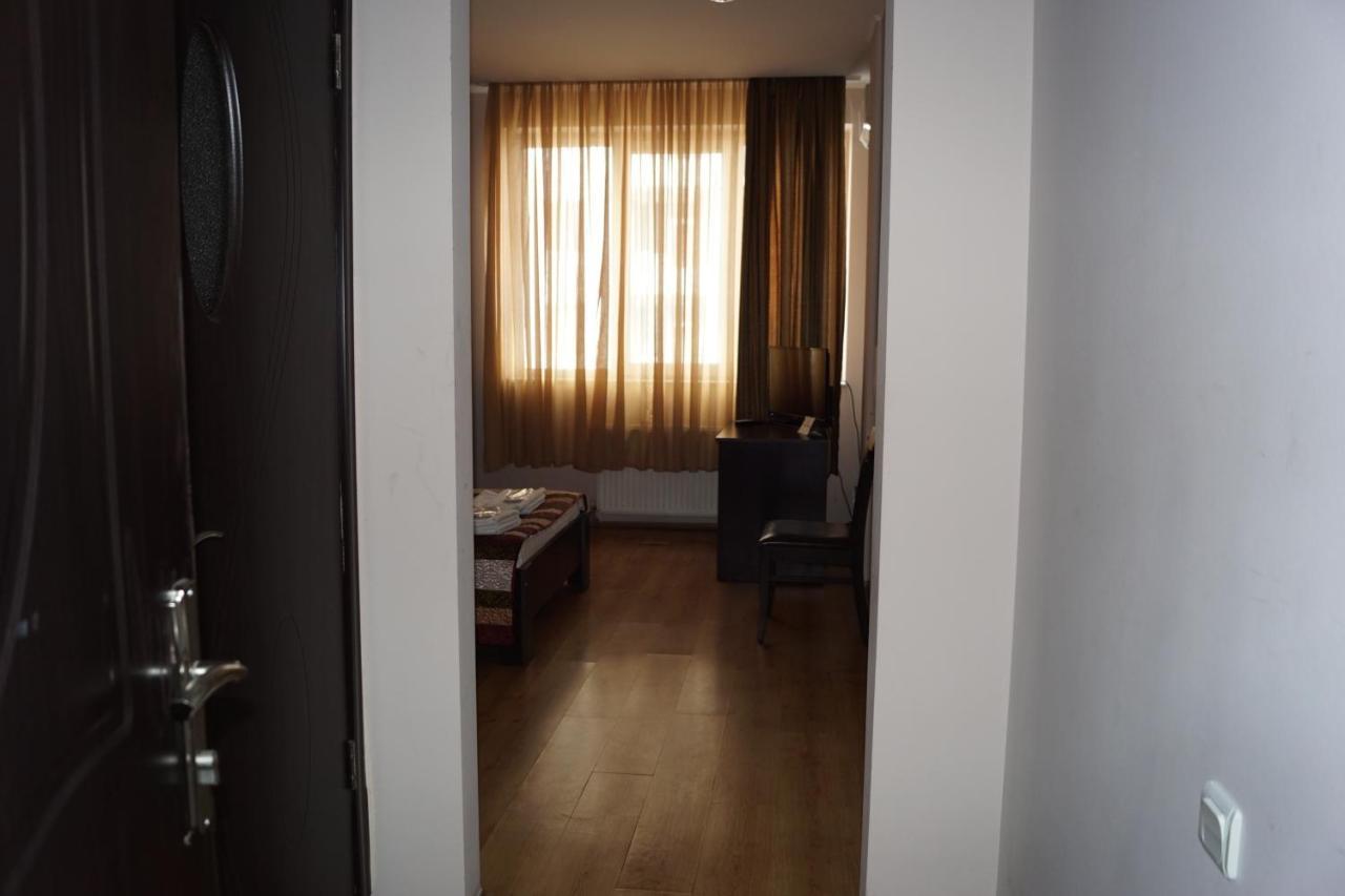 Iar Hotel Батумі Екстер'єр фото
