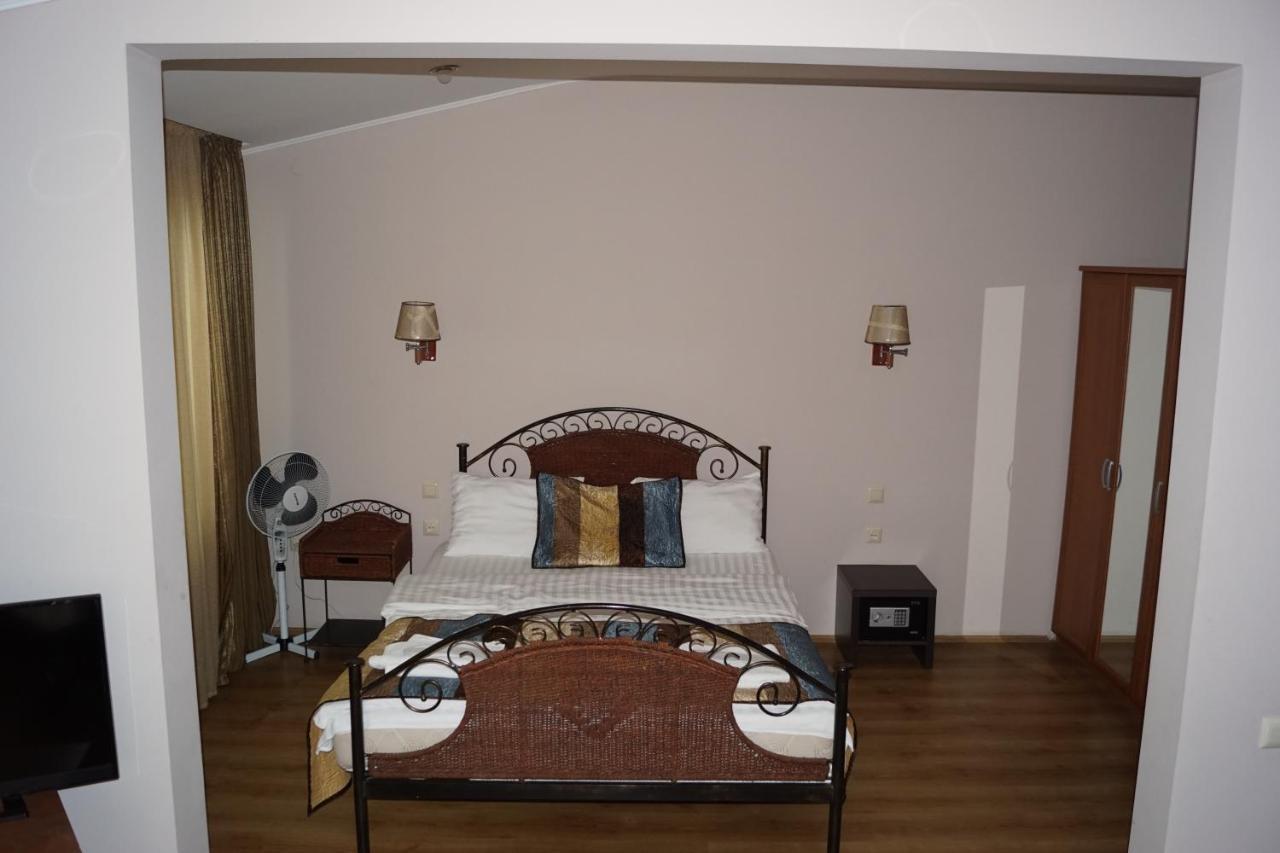 Iar Hotel Батумі Екстер'єр фото