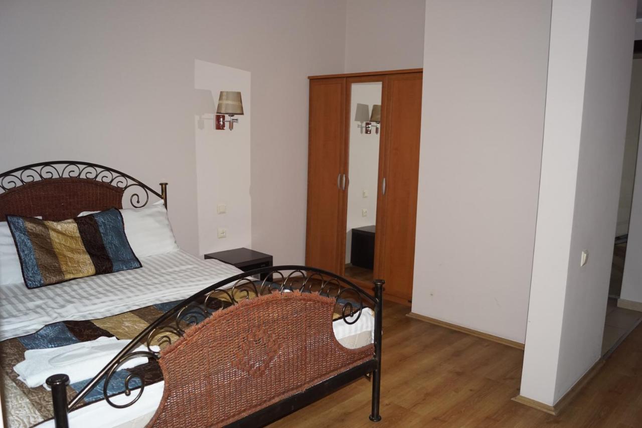 Iar Hotel Батумі Екстер'єр фото