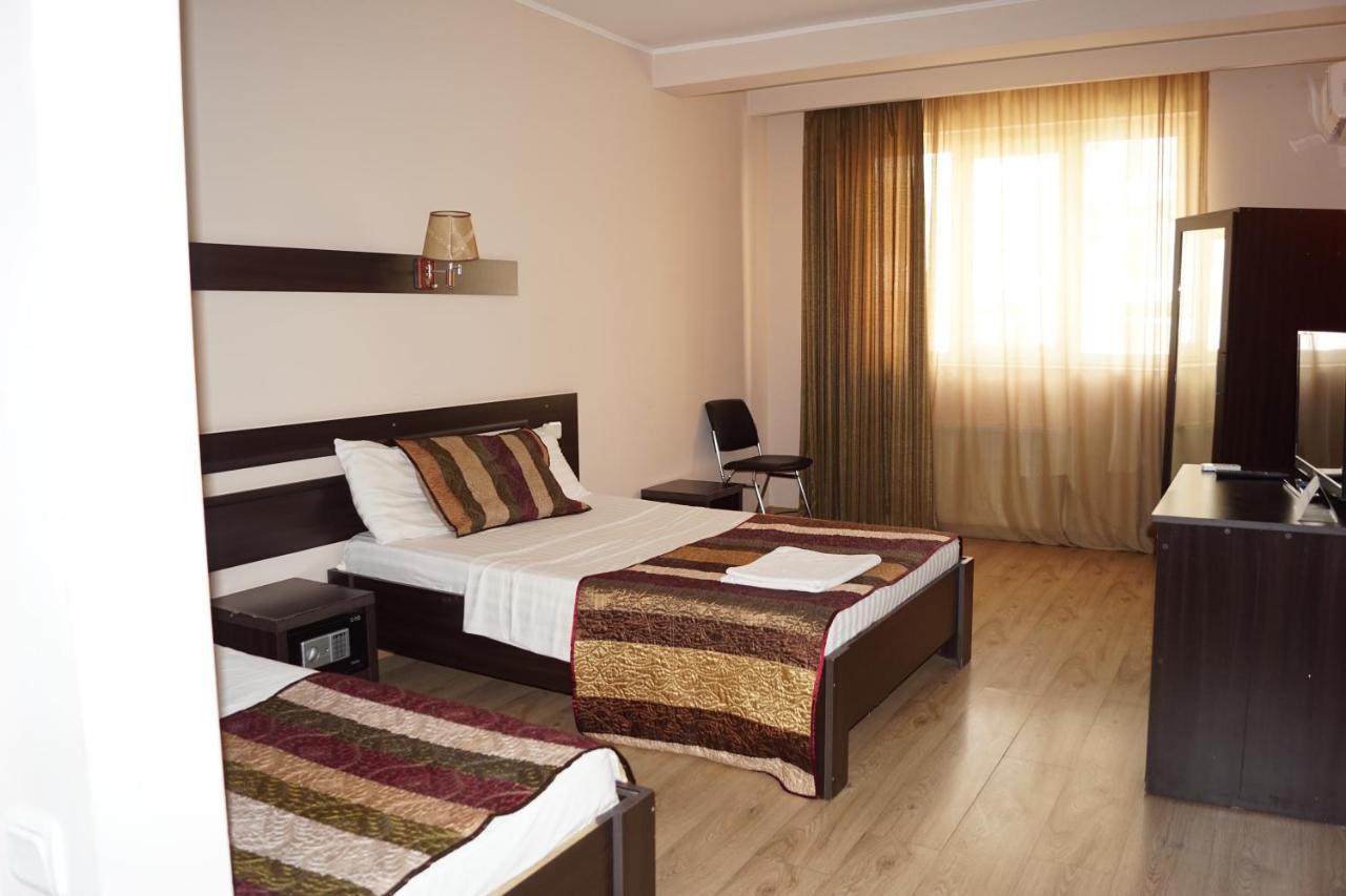 Iar Hotel Батумі Екстер'єр фото