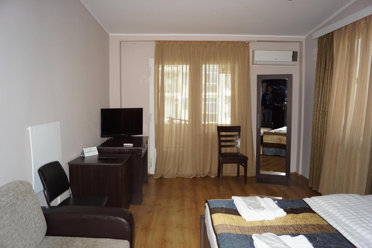 Iar Hotel Батумі Екстер'єр фото