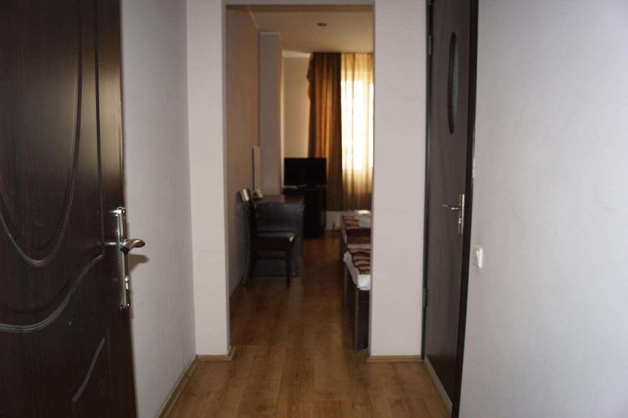 Iar Hotel Батумі Екстер'єр фото