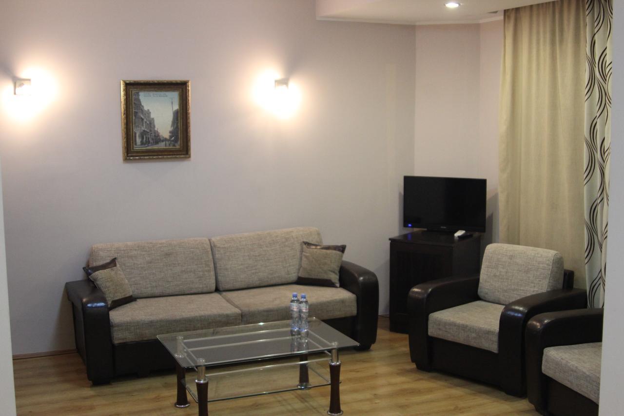 Iar Hotel Батумі Екстер'єр фото
