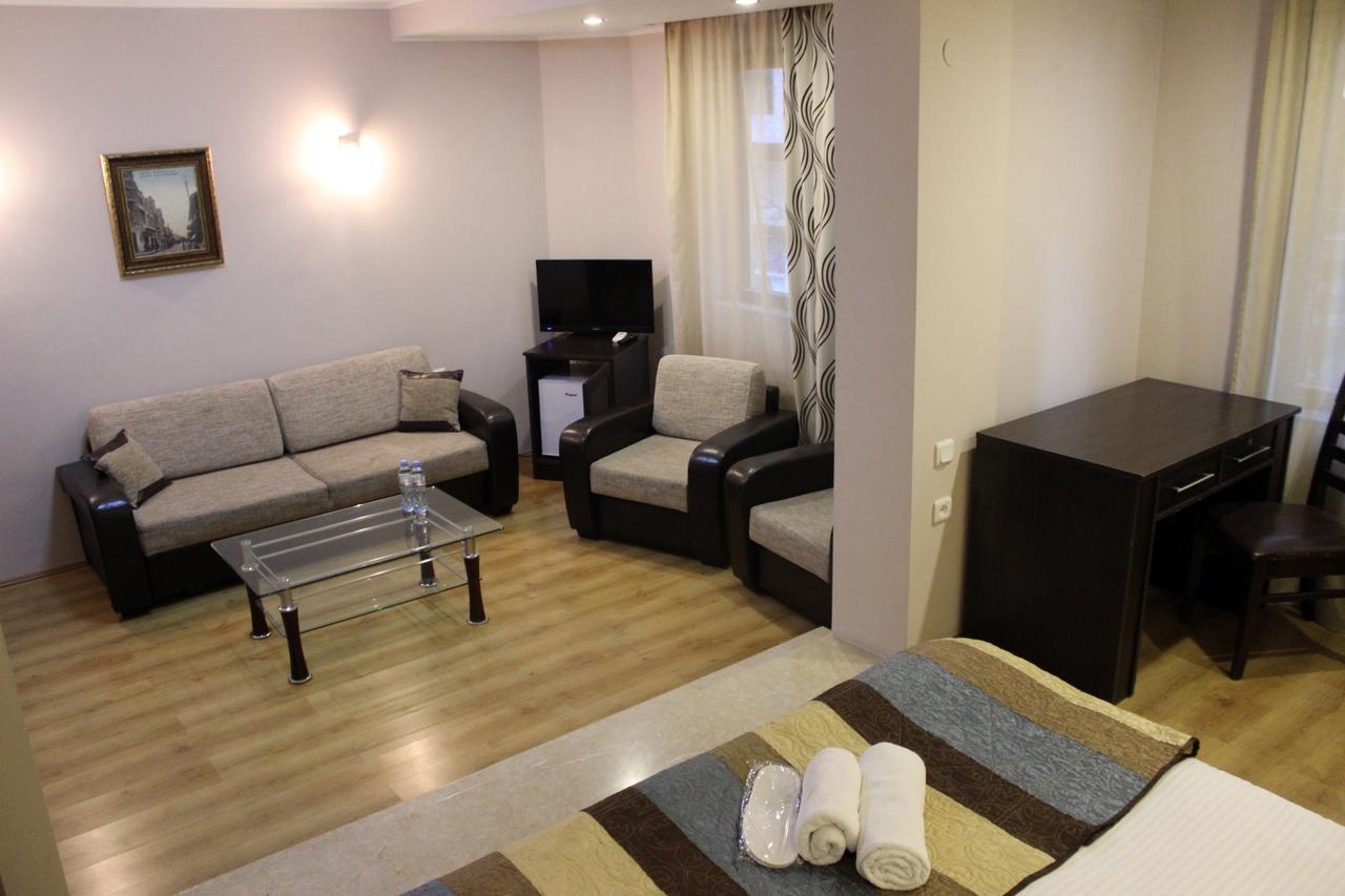 Iar Hotel Батумі Екстер'єр фото