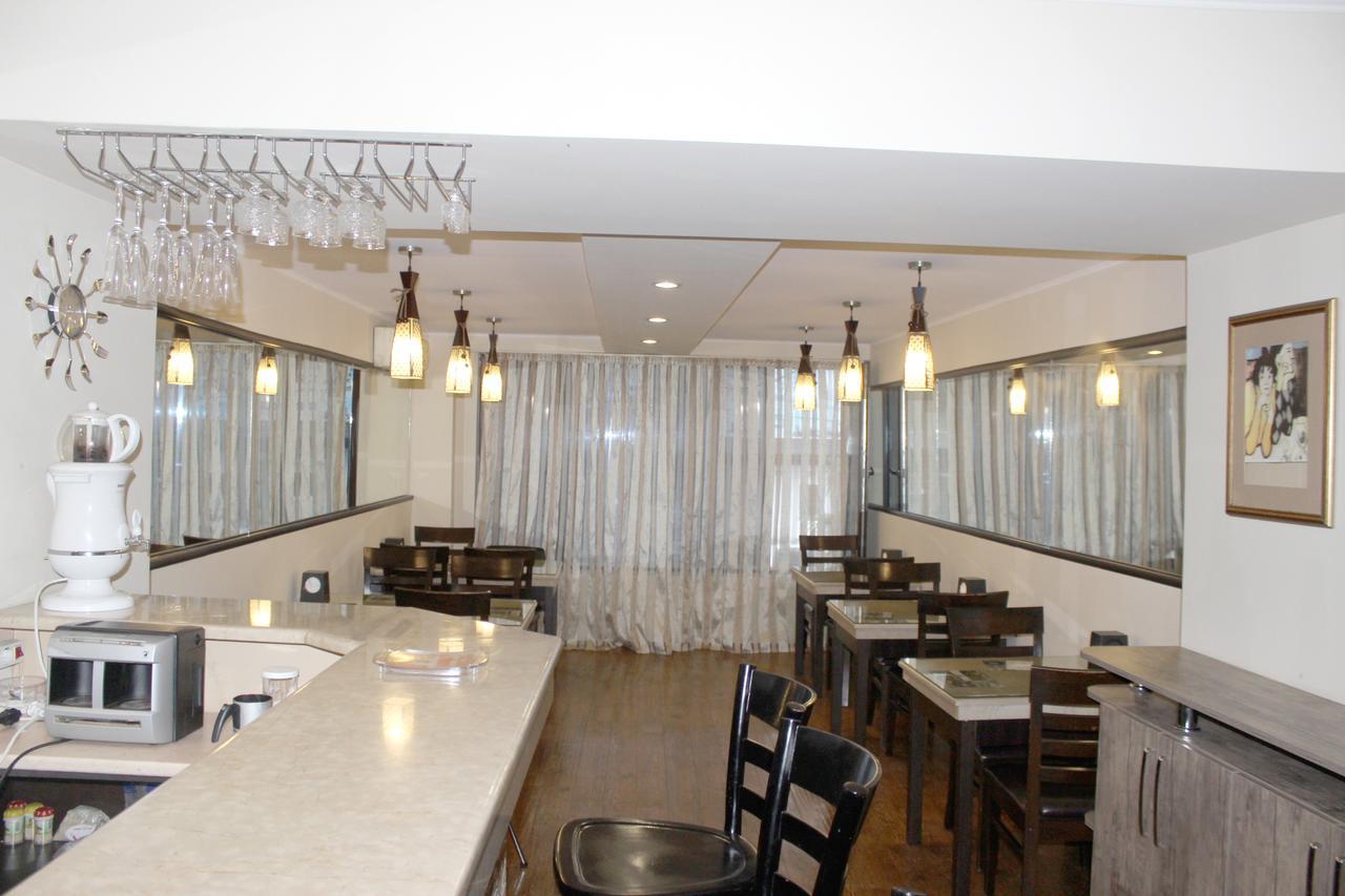Iar Hotel Батумі Екстер'єр фото