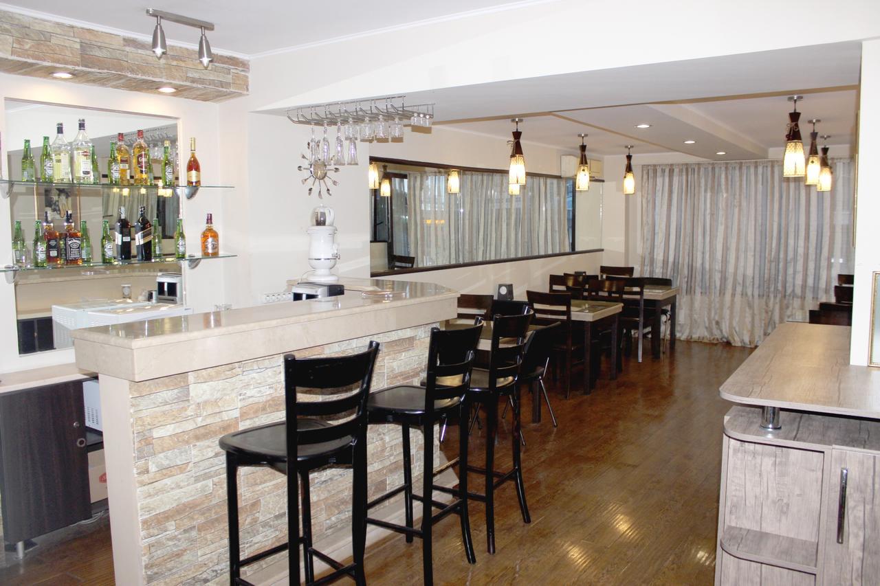 Iar Hotel Батумі Екстер'єр фото