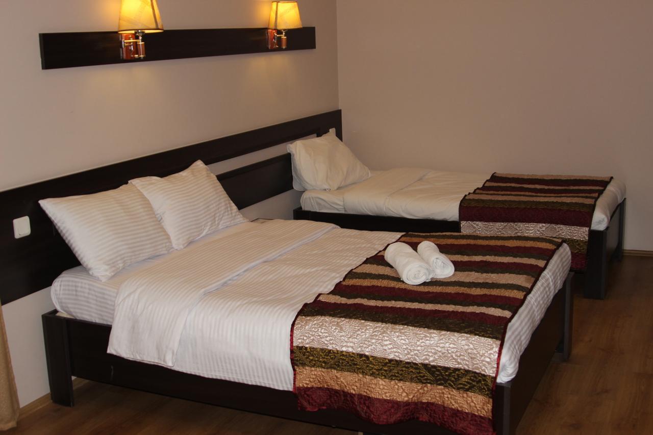 Iar Hotel Батумі Екстер'єр фото