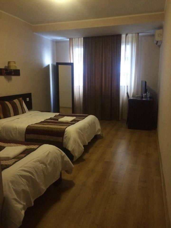 Iar Hotel Батумі Екстер'єр фото