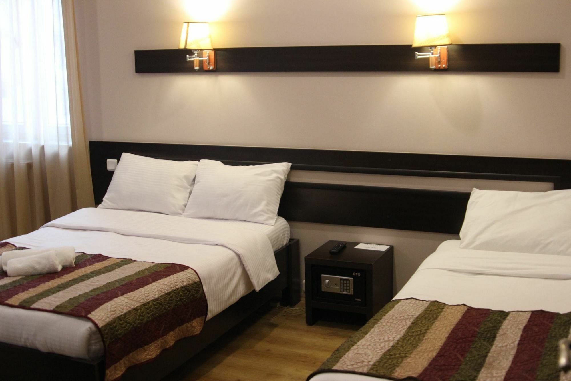 Iar Hotel Батумі Екстер'єр фото